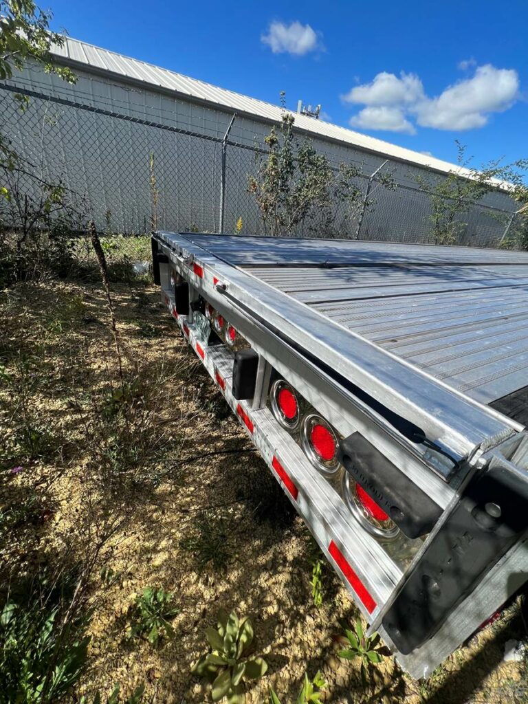 2020 Reitnouer 53ft Drop Deck Trailer – All Aluminum, Aluminum Floor, Rear Sliding Axle, Toolboxes, Ramps