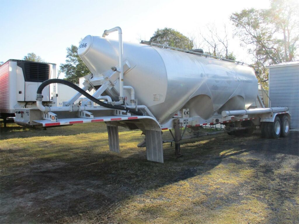 2020 Southern Welding ALUMINUM 1000 CUBIC FT PNEUMATIC TANKER