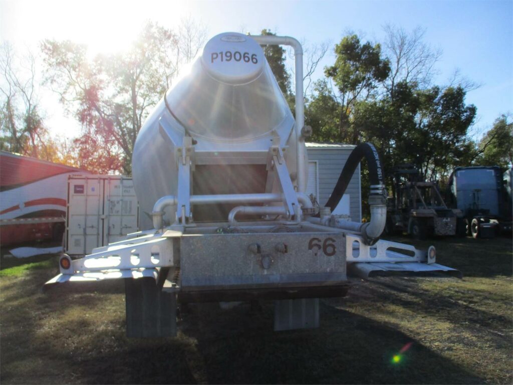 2020 Southern Welding ALUMINUM 1000 CUBIC FT PNEUMATIC TANKER