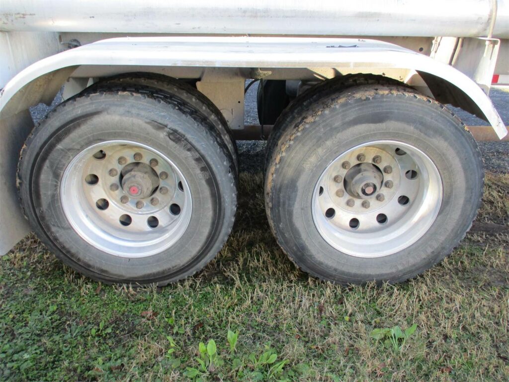 2020 Southern Welding ALUMINUM 1000 CUBIC FT PNEUMATIC TANKER