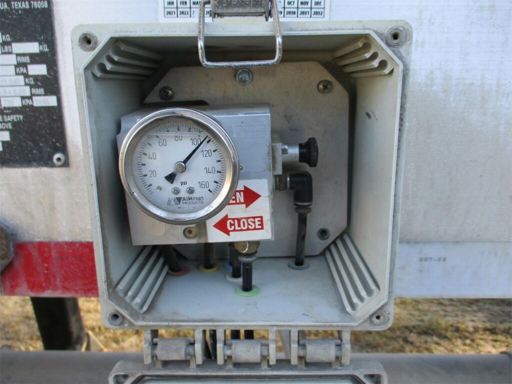 2020 Southern Welding ALUMINUM 1000 CUBIC FT PNEUMATIC TANKER