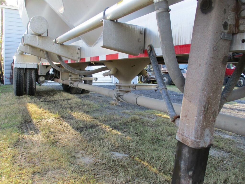 2020 Southern Welding ALUMINUM 1000 CUBIC FT PNEUMATIC TANKER