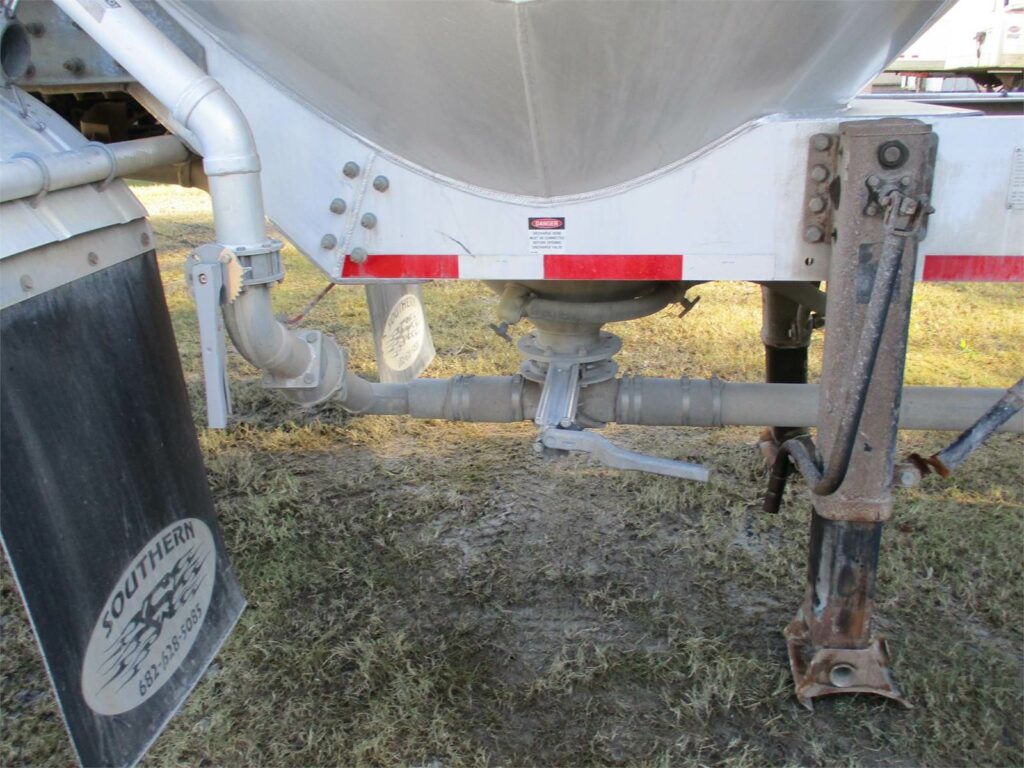 2020 Southern Welding ALUMINUM 1000 CUBIC FT PNEUMATIC TANKER