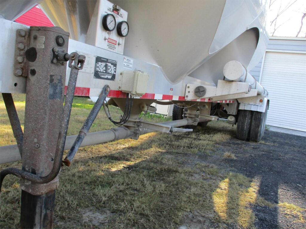 2020 Southern Welding ALUMINUM 1000 CUBIC FT PNEUMATIC TANKER