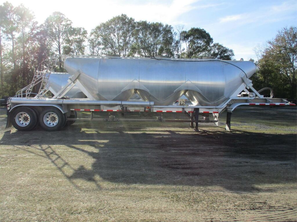 2019 Southern Welding ALUMINUM 1000 CUBIC FT PNEUMATIC TANKER