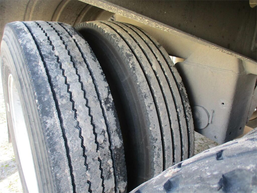 2019 Southern Welding ALUMINUM 1000 CUBIC FT PNEUMATIC TANKER