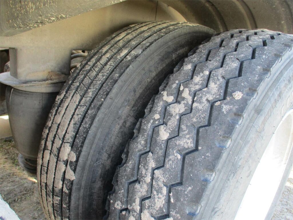 2019 Southern Welding ALUMINUM 1000 CUBIC FT PNEUMATIC TANKER