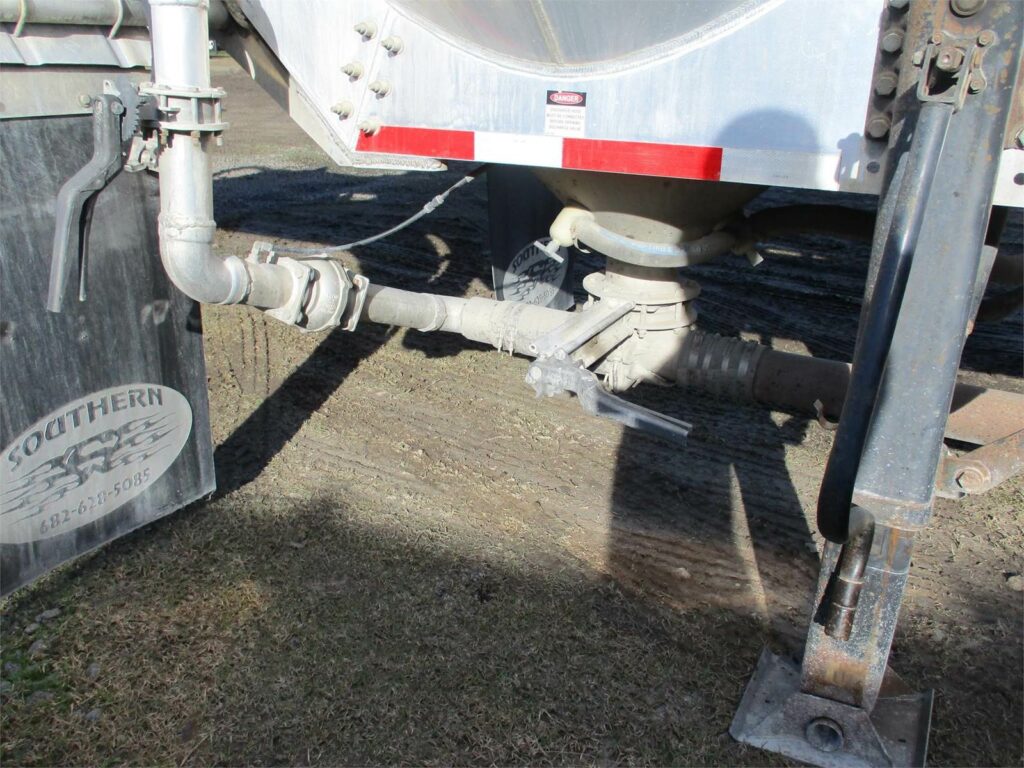 2019 Southern Welding ALUMINUM 1000 CUBIC FT PNEUMATIC TANKER