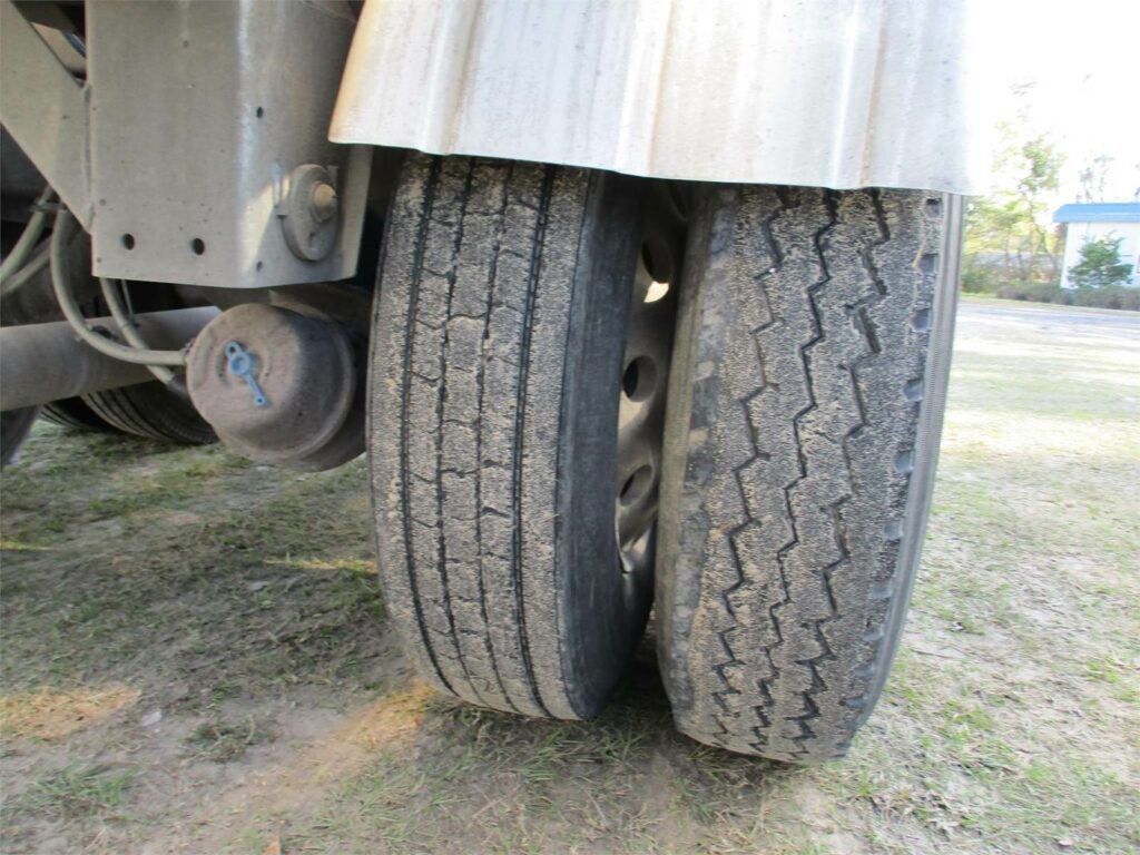 2020 Southern Welding ALUMINUM 1000 CUBIC FT PNEUMATIC TANKER