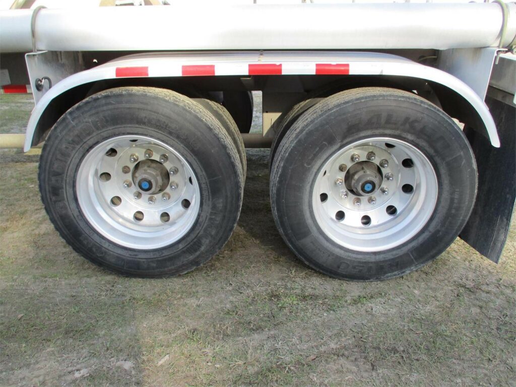 2020 Southern Welding ALUMINUM 1000 CUBIC FT PNEUMATIC TANKER