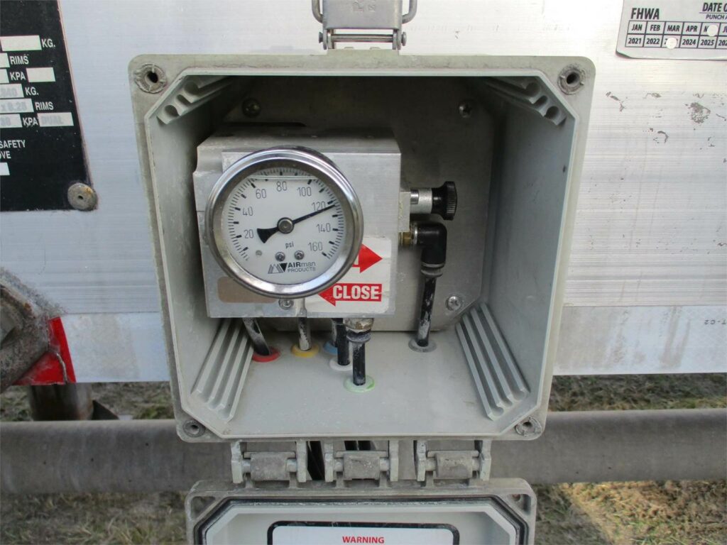 2020 Southern Welding ALUMINUM 1000 CUBIC FT PNEUMATIC TANKER