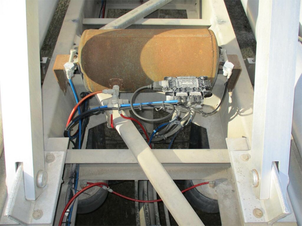 2020 Southern Welding ALUMINUM 1000 CUBIC FT PNEUMATIC TANKER