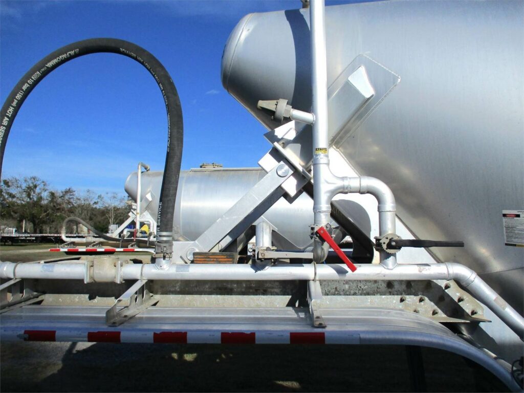 2020 Southern Welding ALUMINUM 1000 CUBIC FT PNEUMATIC TANKER