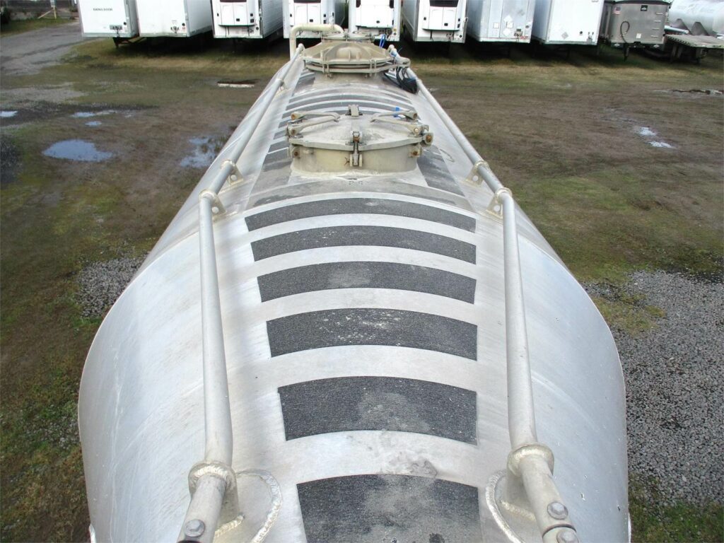 2019 Southern Welding ALUMINUM 1000 CUBIC FT PNEUMATIC TANKER