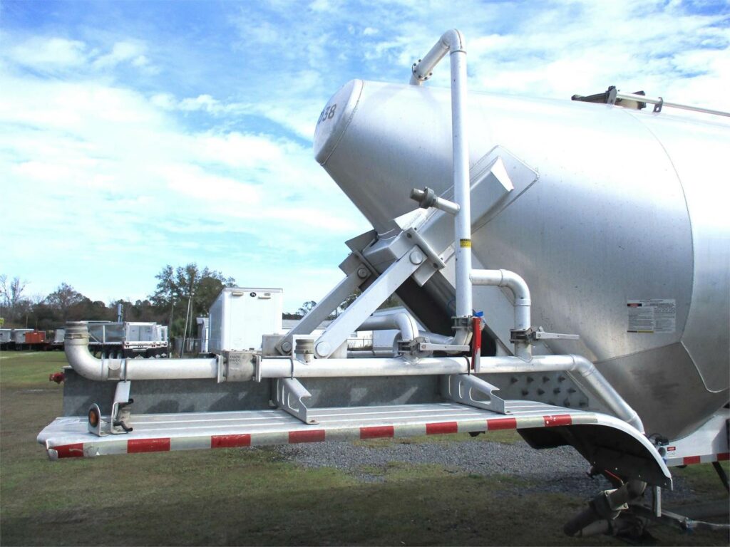 2019 Southern Welding ALUMINUM 1000 CUBIC FT PNEUMATIC TANKER