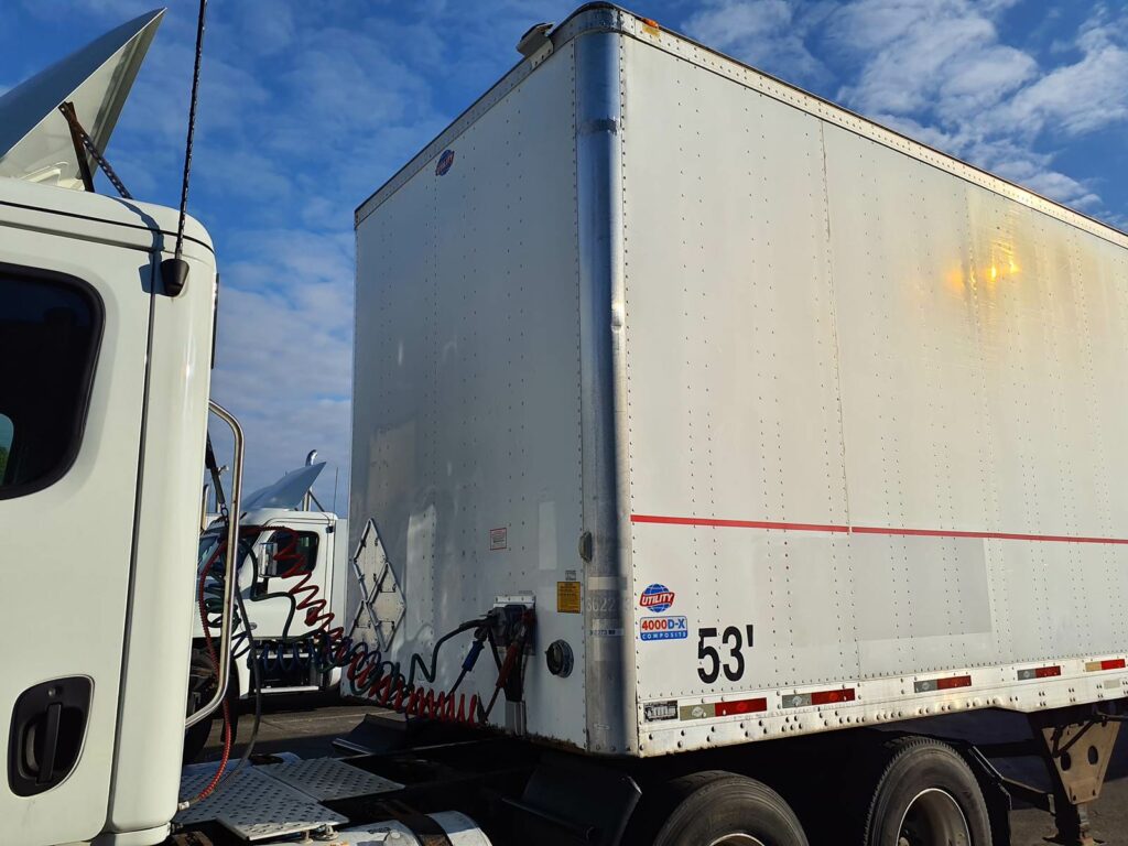 2012 UTILITY 4000DX 53 ft Dry Van Trailer – Swing Door, Air Ride