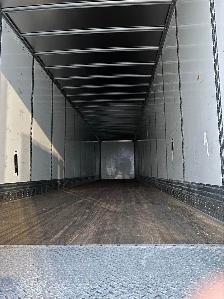 2022 Vanguard 53ft Dry Van Trailer – DuraPlate Walls, Aluminum Roof, Swing Doors, Air Ride, Side Skirts, Tire Inflation System