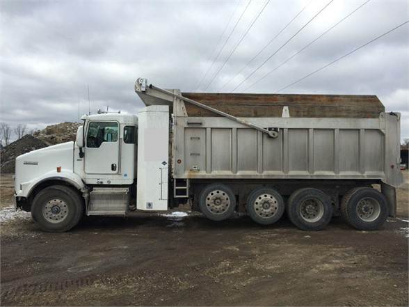 2015 Kenworth T800 Dump Truck