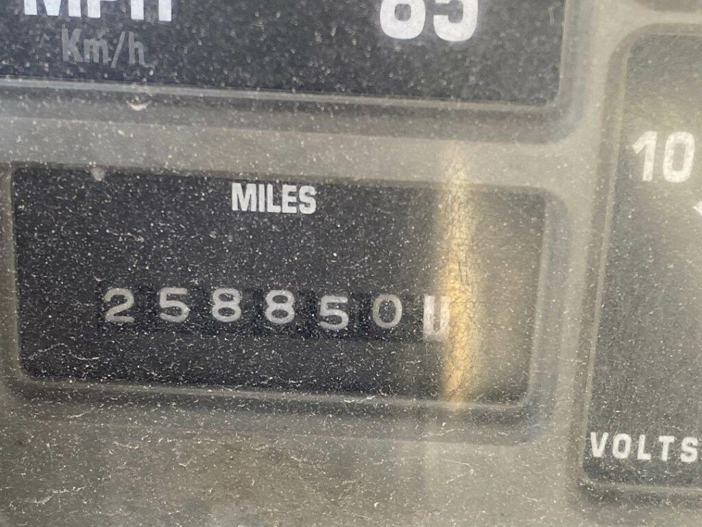 1998 International 8100 Fuel & Lube Truck