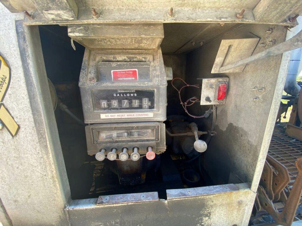 1998 International 8100 Fuel & Lube Truck