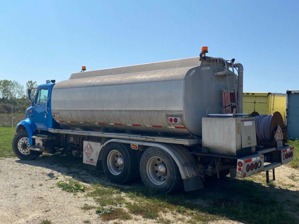 1998 International 8100 Fuel & Lube Truck