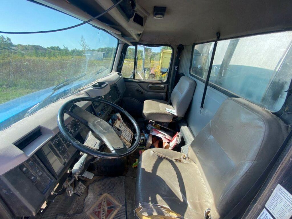 1998 International 8100 Fuel & Lube Truck