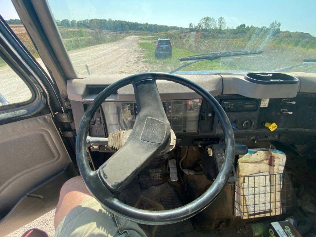 1998 International 8100 Fuel & Lube Truck