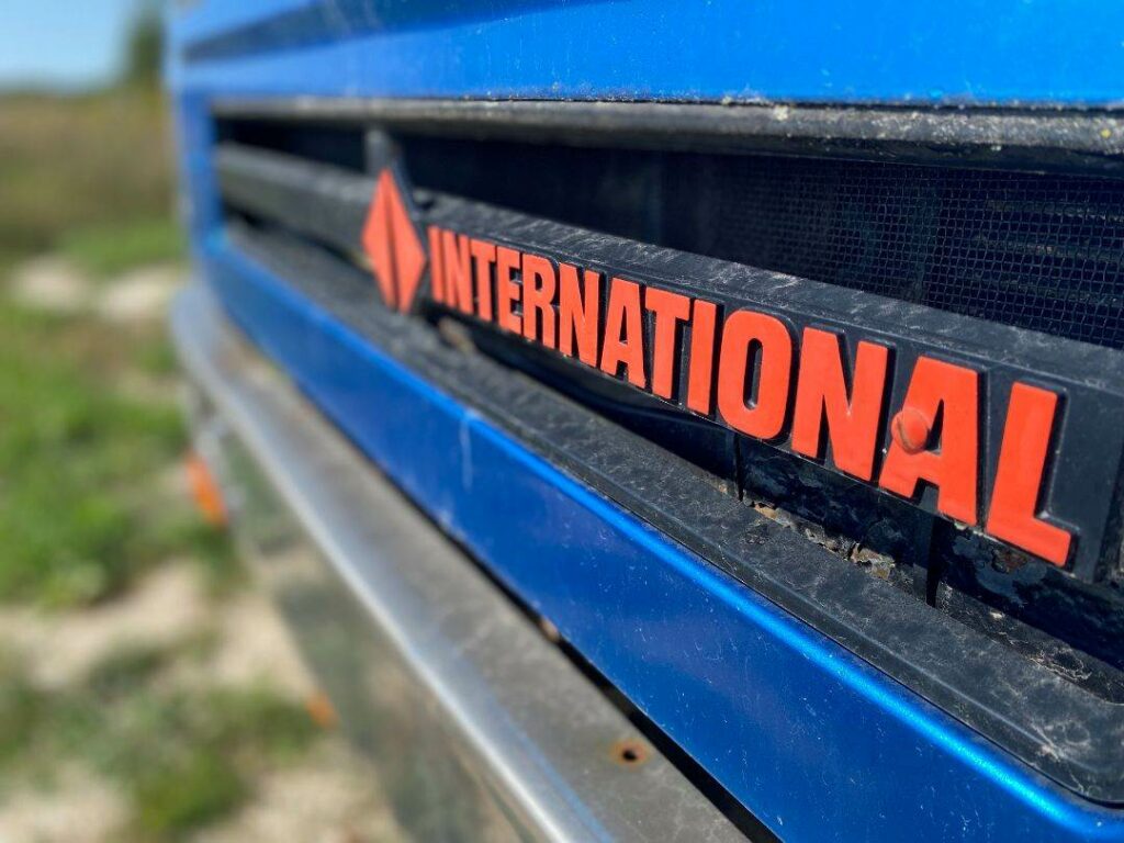 1998 International 8100 Fuel & Lube Truck