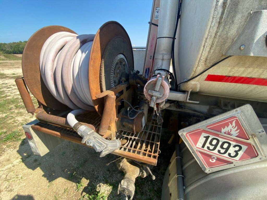 1998 International 8100 Fuel & Lube Truck