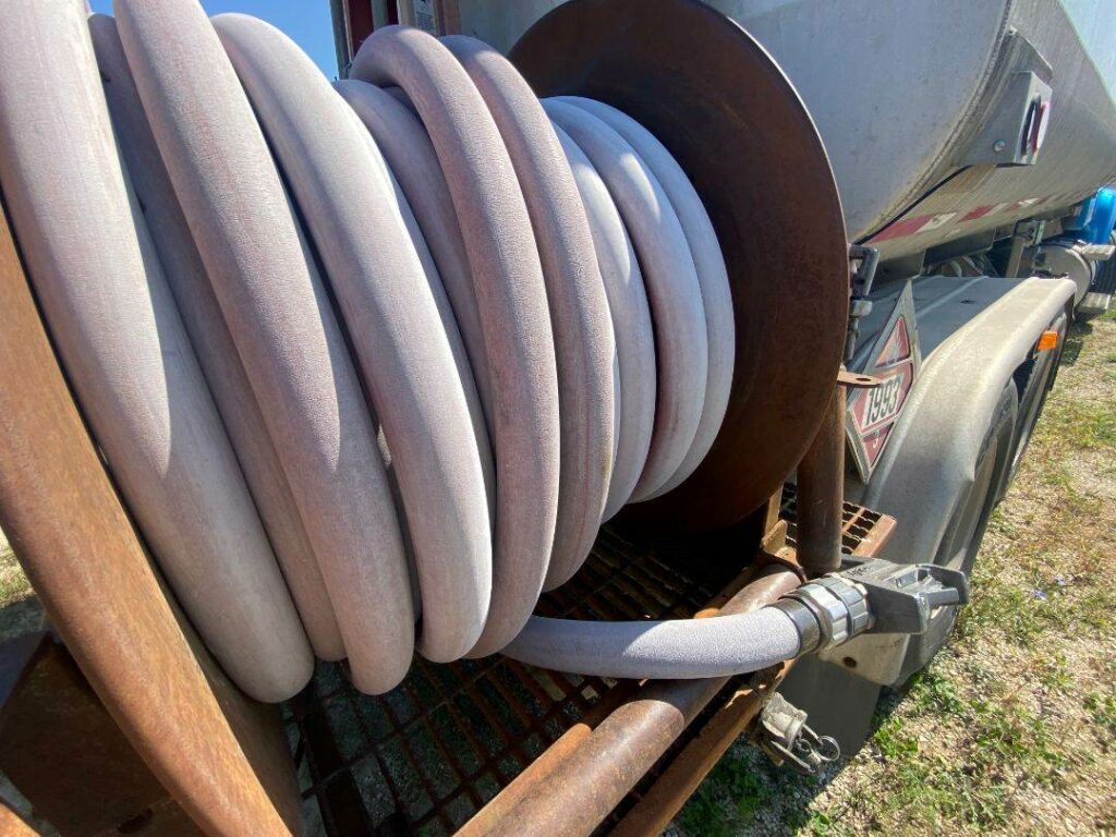 1998 International 8100 Fuel & Lube Truck