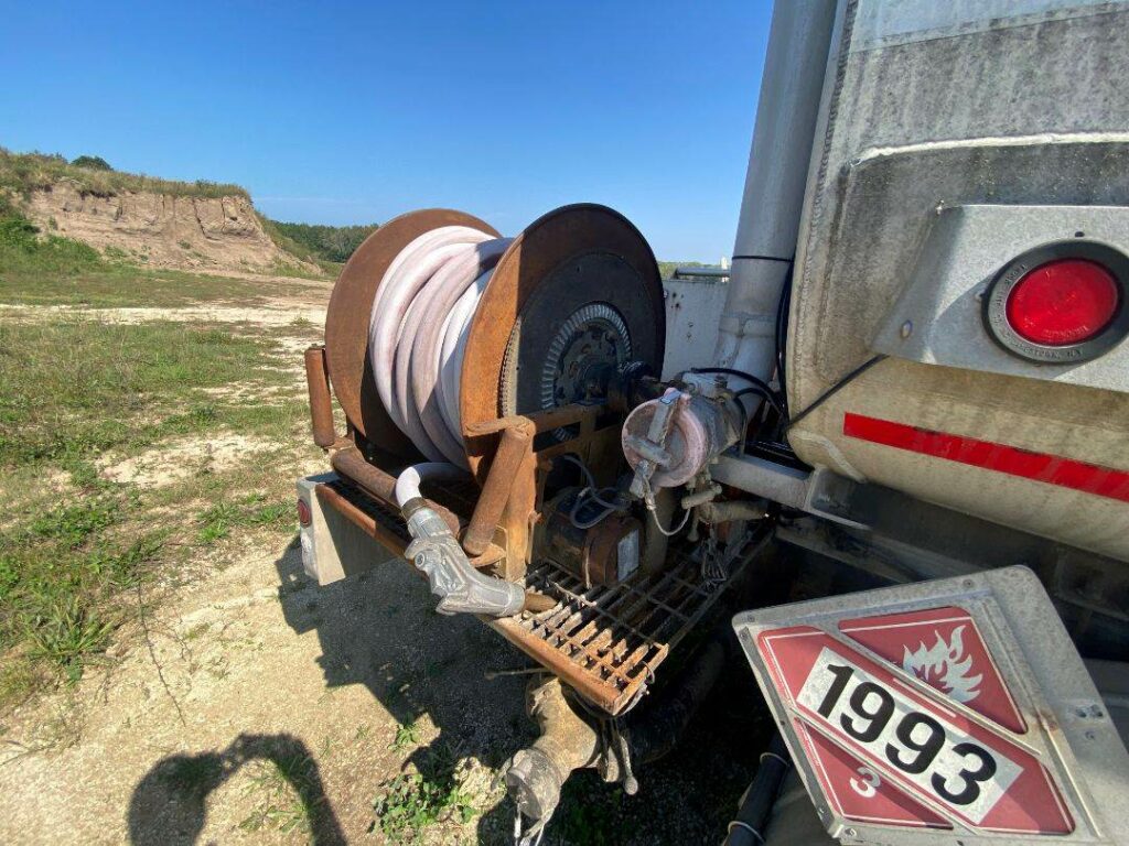 1998 International 8100 Fuel & Lube Truck