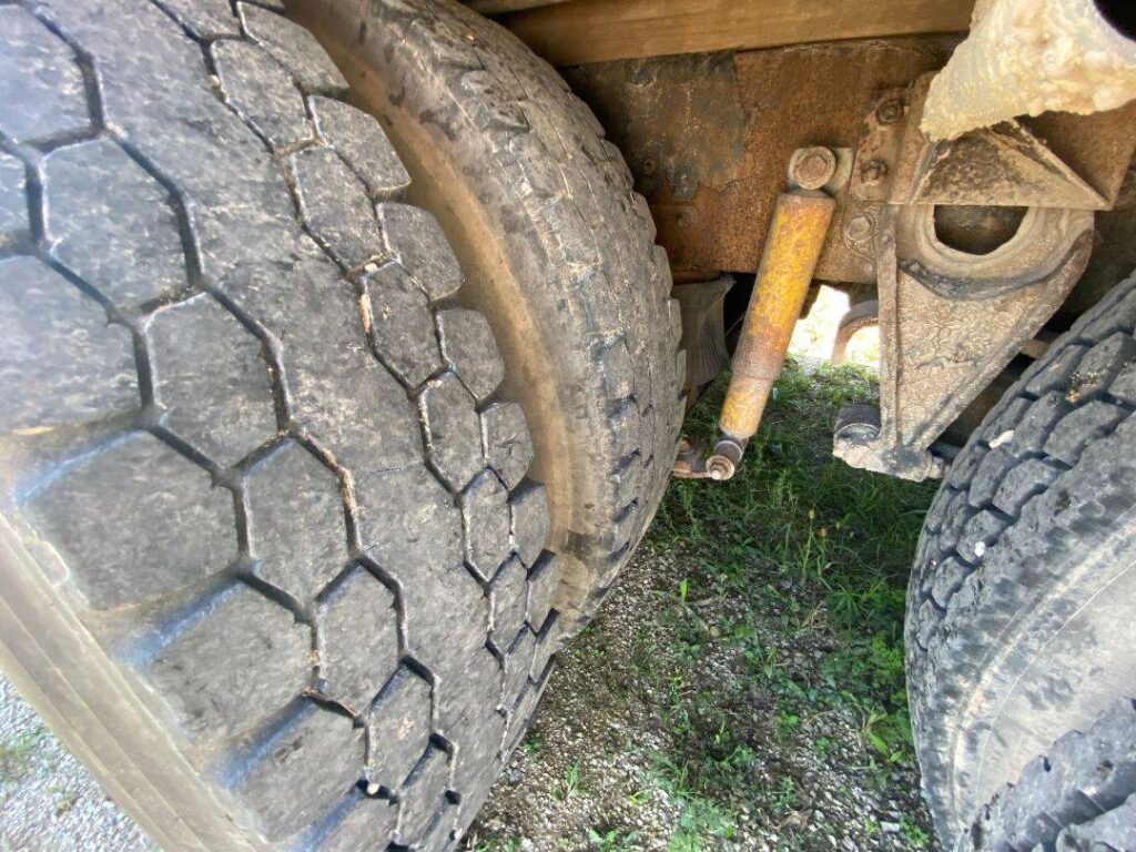 1998 International 8100 Fuel & Lube Truck