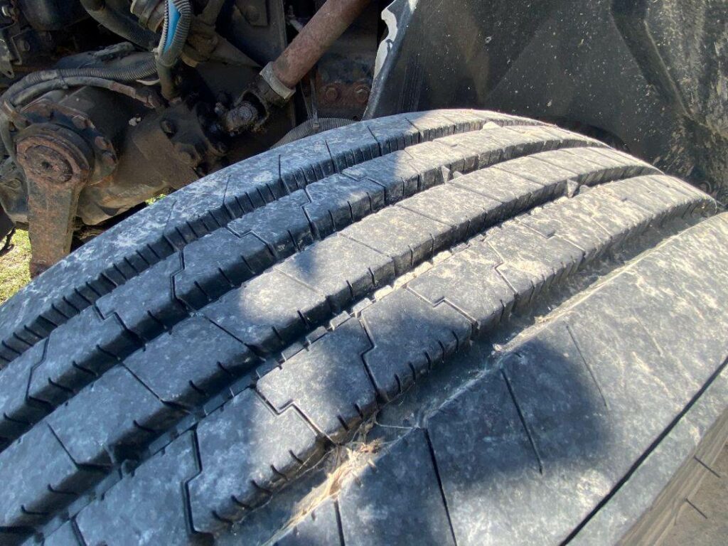 1998 International 8100 Fuel & Lube Truck