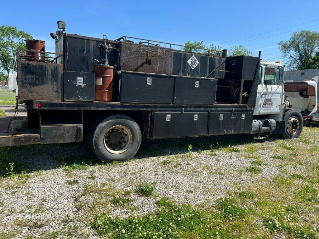 1993 Mack CS200 Fuel & Lube Truck