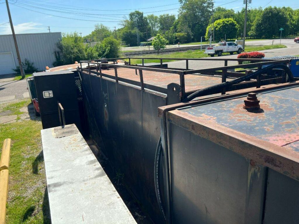 1993 Mack CS200 Fuel & Lube Truck