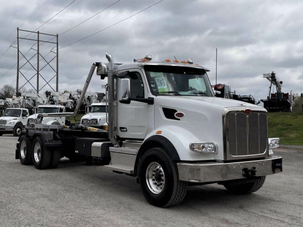 2024 Peterbilt 567 Hooklift Truck - Cummins, 525hp, Automatic 