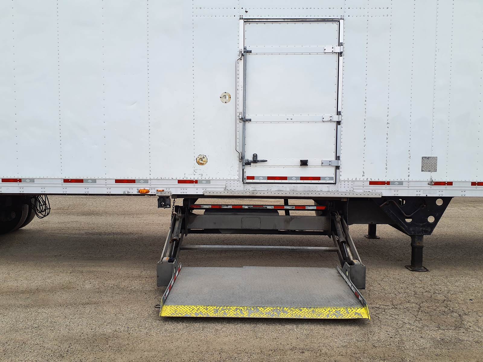 2016 UTILITY 48 ft Reefer Trailer Swing Door, Liftgate, Carrier
