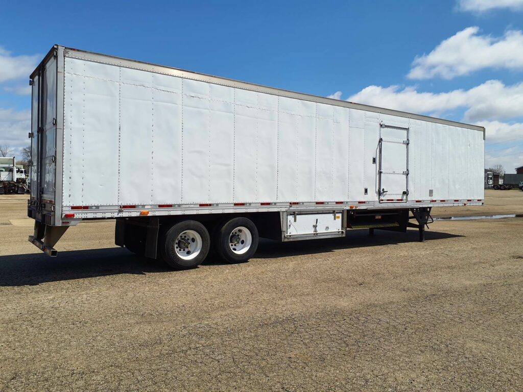 2014 UTILITY 48 ft Reefer Trailer – Swing Door, Liftgate, Thermo King