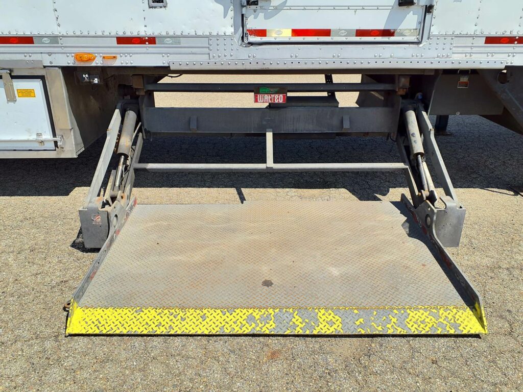 2014 UTILITY 48 ft Reefer Trailer – Swing Door, Liftgate, Thermo King