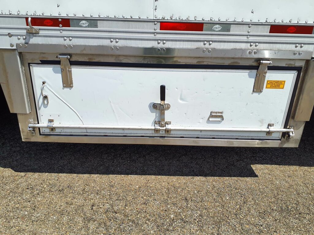 2014 UTILITY 48 ft Reefer Trailer – Swing Door, Liftgate, Thermo King