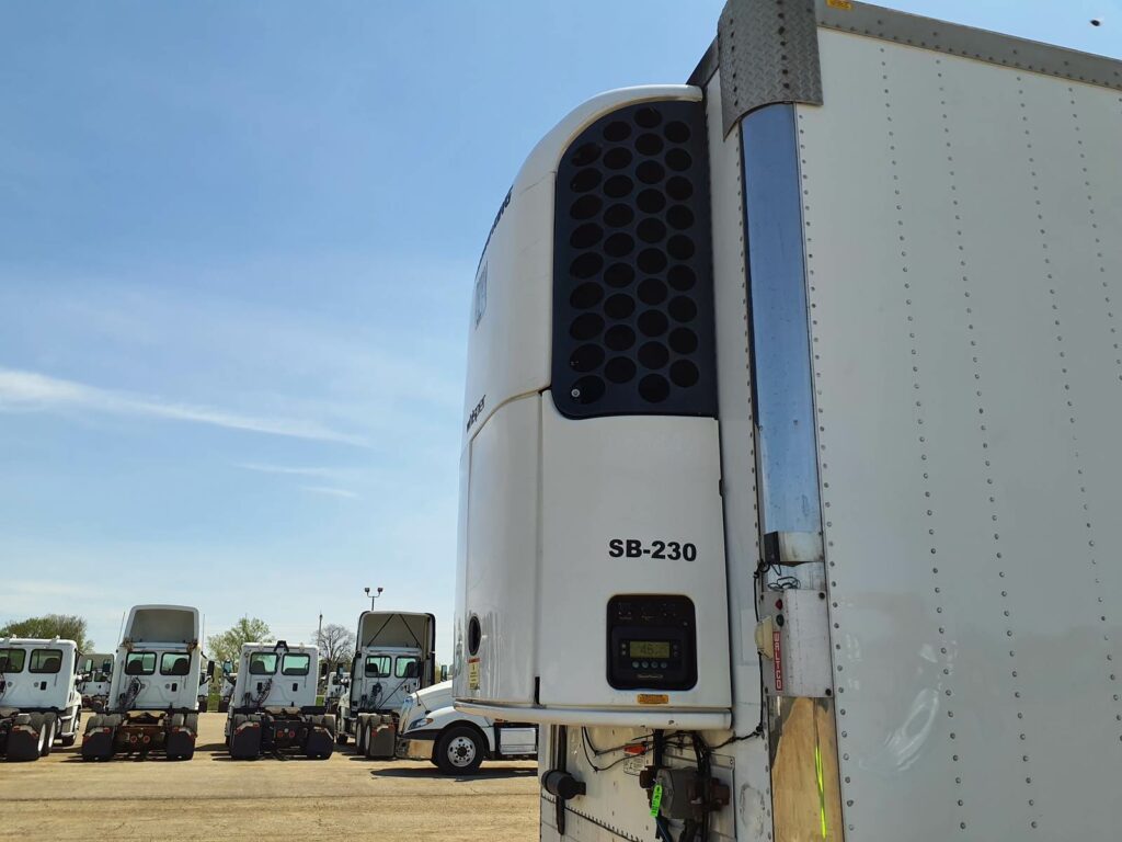 2014 UTILITY 48 ft Reefer Trailer – Single Axle, Swing Door, Liftgate, Thermo King