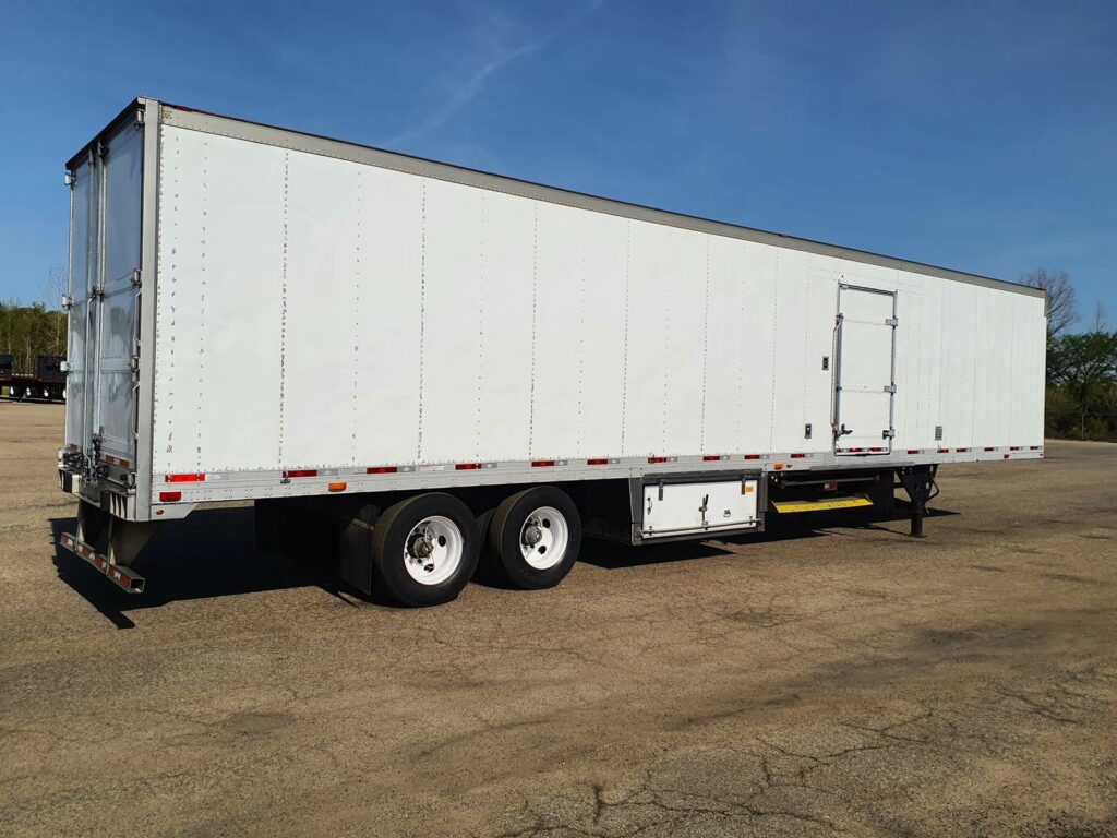 2014 UTILITY 48 ft Reefer Trailer – Swing Door, Liftgate, Thermo King