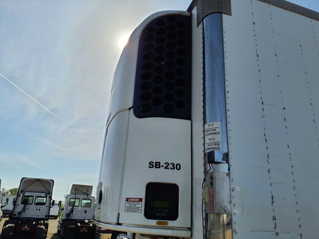 2014 UTILITY 48 ft Reefer Trailer – Swing Door, Liftgate, Thermo King