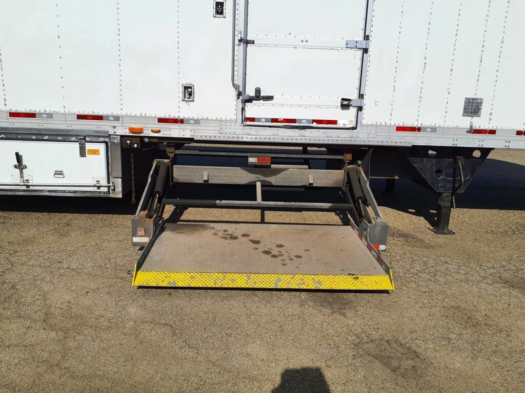 2014 UTILITY 48 ft Reefer Trailer – Swing Door, Liftgate, Thermo King