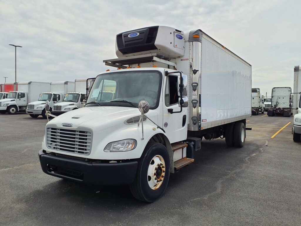 2015 Freightliner M2 106 22 ft Refrigerated Truck – 280HP, 9, Carrier