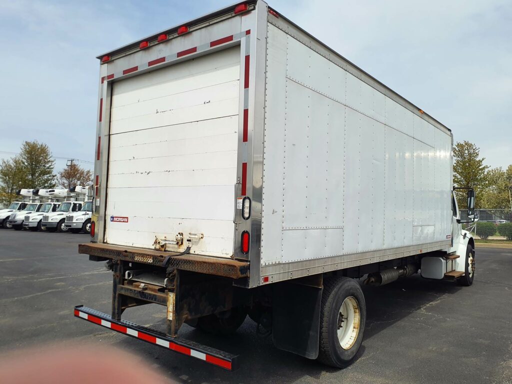 2015 Freightliner M2 106 22 ft Refrigerated Truck – 280HP, 9, Carrier