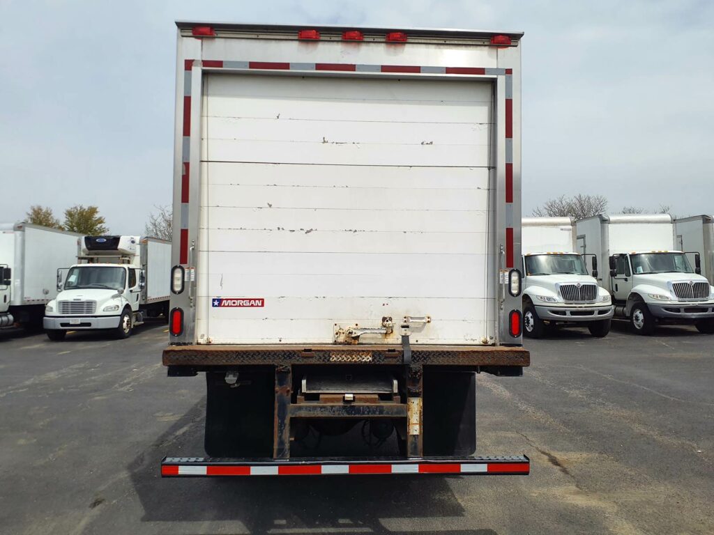 2015 Freightliner M2 106 22 ft Refrigerated Truck – 280HP, 9, Carrier