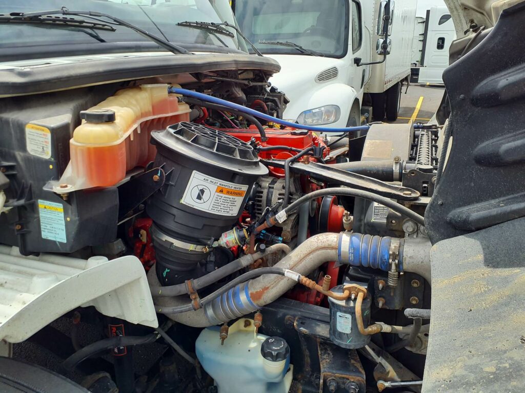 2015 Freightliner M2 106 22 ft Refrigerated Truck – 280HP, 9, Carrier