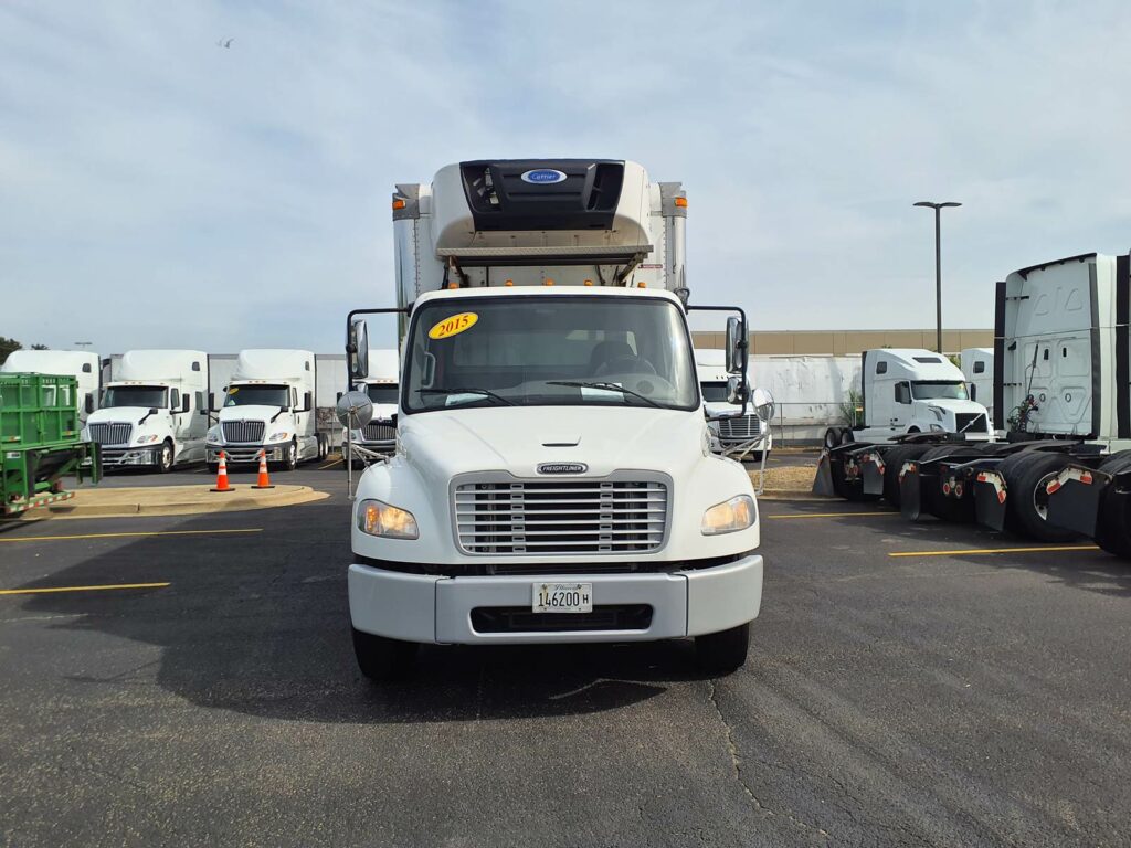 2015 Freightliner M2 106 22 ft Refrigerated Truck – 200HP, 6, Carrier