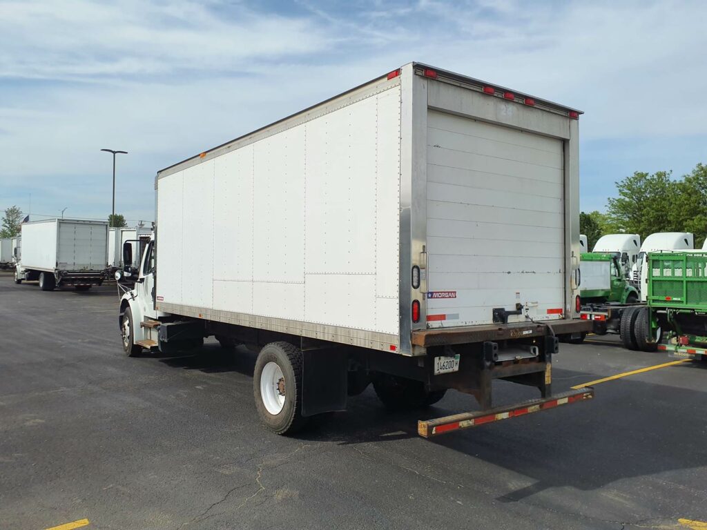 2015 Freightliner M2 106 22 ft Refrigerated Truck – 200HP, 6, Carrier